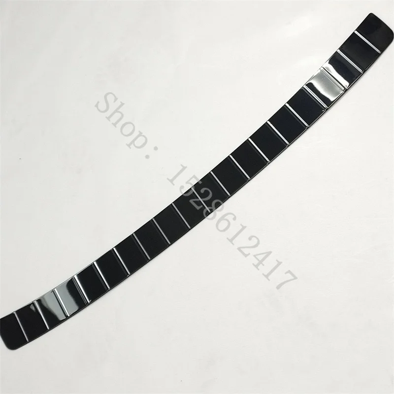 For Volvo V60/CC 2019 2020 2021~2025 Car Accessories stainless steel Rear Bumper Protector Sill Trunk Rear guard Tread Plate
For Volvo V60/CC 2019 2020 2021~2025 Car Accessories stainless steel Rear Bumper Protector Sill Trunk Rear guard Tread Plate