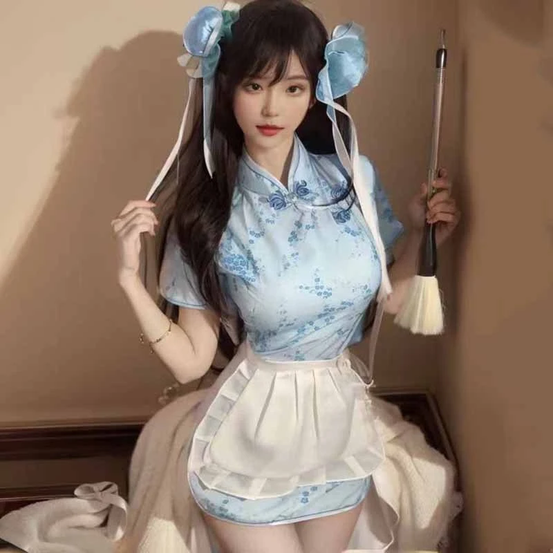 Women's Chinese-style Qipao Outfit, Traditional Pattern Design, Fashionable Role-playing Themed Daily Clothing
Women's Chinese-style Qipao Outfit, Traditional Pattern Design, Fashionable Role-playing Themed Daily Clothing