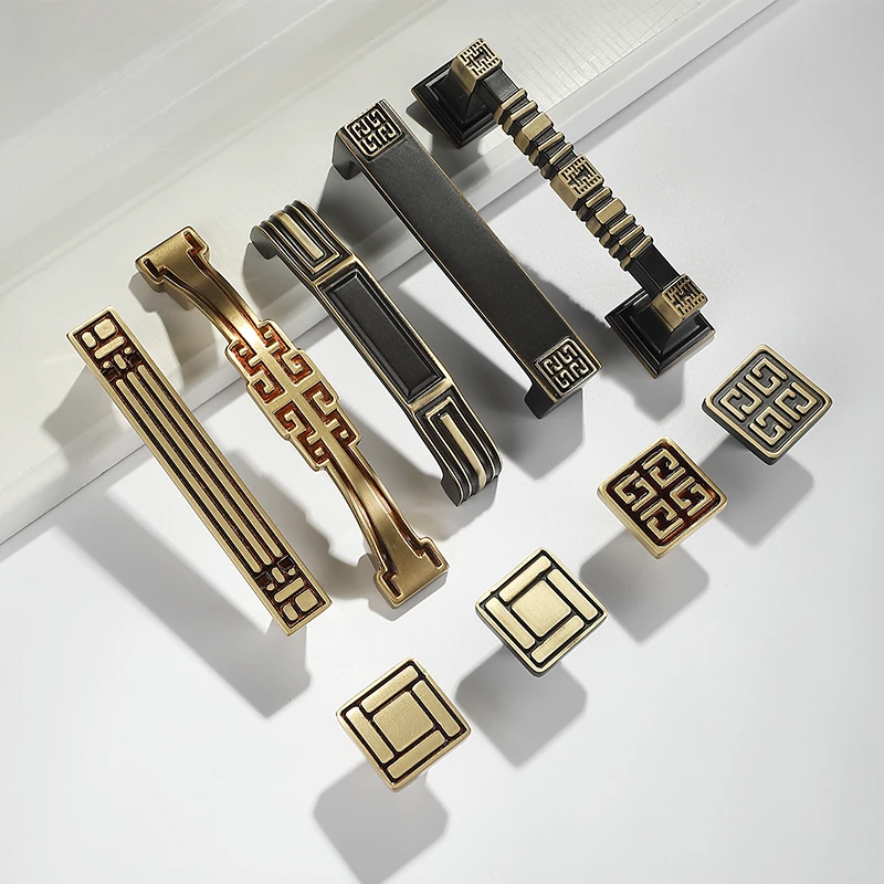 Premium Solid Brass European Drawer Handles and Cabinet Knobs Classic Elegance for High-End Furniture Door Fitting
Premium Solid Brass European Drawer Handles and Cabinet Knobs Classic Elegance for High-End Furniture Door Fitting