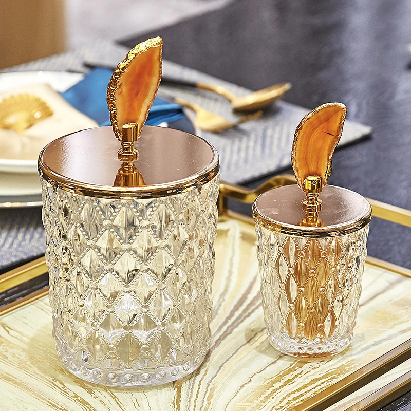 Light Luxury Agate Gold Border Creative European Postmodern Candy Jar Coffee Table Toothpick Cotton Swab Jar Decoration 
Light Luxury Agate Gold Border Creative European Postmodern Candy Jar Coffee Table Toothpick Cotton Swab Jar Decoration