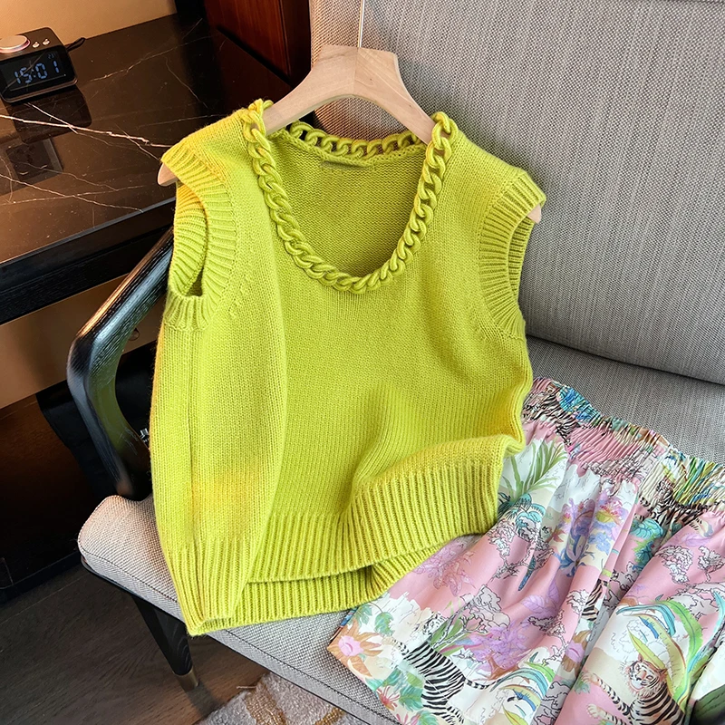 Summer New Style Women's Sleeveless Short Knitted Sweater Loose Fit Thin Basic round Neck Pullover Fashionable Vest
Summer New Style Women's Sleeveless Short Knitted Sweater Loose Fit Thin Basic round Neck Pullover Fashionable Vest