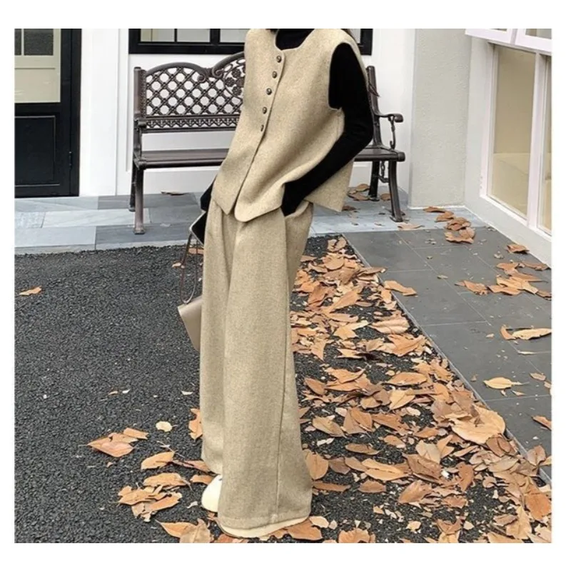 Autumn Khaki Pants 2025 New High-end Women's Suit Fragrant Style, Korean Style Vest, and Wide-leg Design Temperament Look
Autumn Khaki Pants 2025 New High-end Women's Suit Fragrant Style, Korean Style Vest, and Wide-leg Design Temperament Look