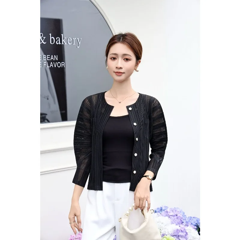 Miyake Pleated Shirt 2026 Summer New Pleats Cardigan Top Women Single Button Design Thin Breathable Suitable Air Conditioning
Miyake Pleated Shirt 2026 Summer New Pleats Cardigan Top Women Single Button Design Thin Breathable Suitable Air Conditioning
