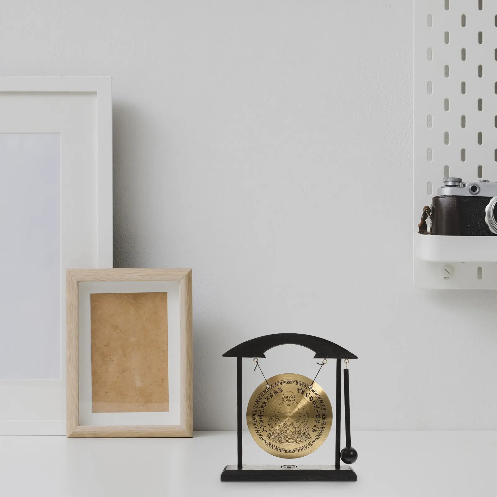 Exquisite Metal Gong Ornament for Desktop Home Decor Creative Chinese Culture Gift Stylish Tabletop Accessory Gongs
Exquisite Metal Gong Ornament for Desktop Home Decor Creative Chinese Culture Gift Stylish Tabletop Accessory Gongs