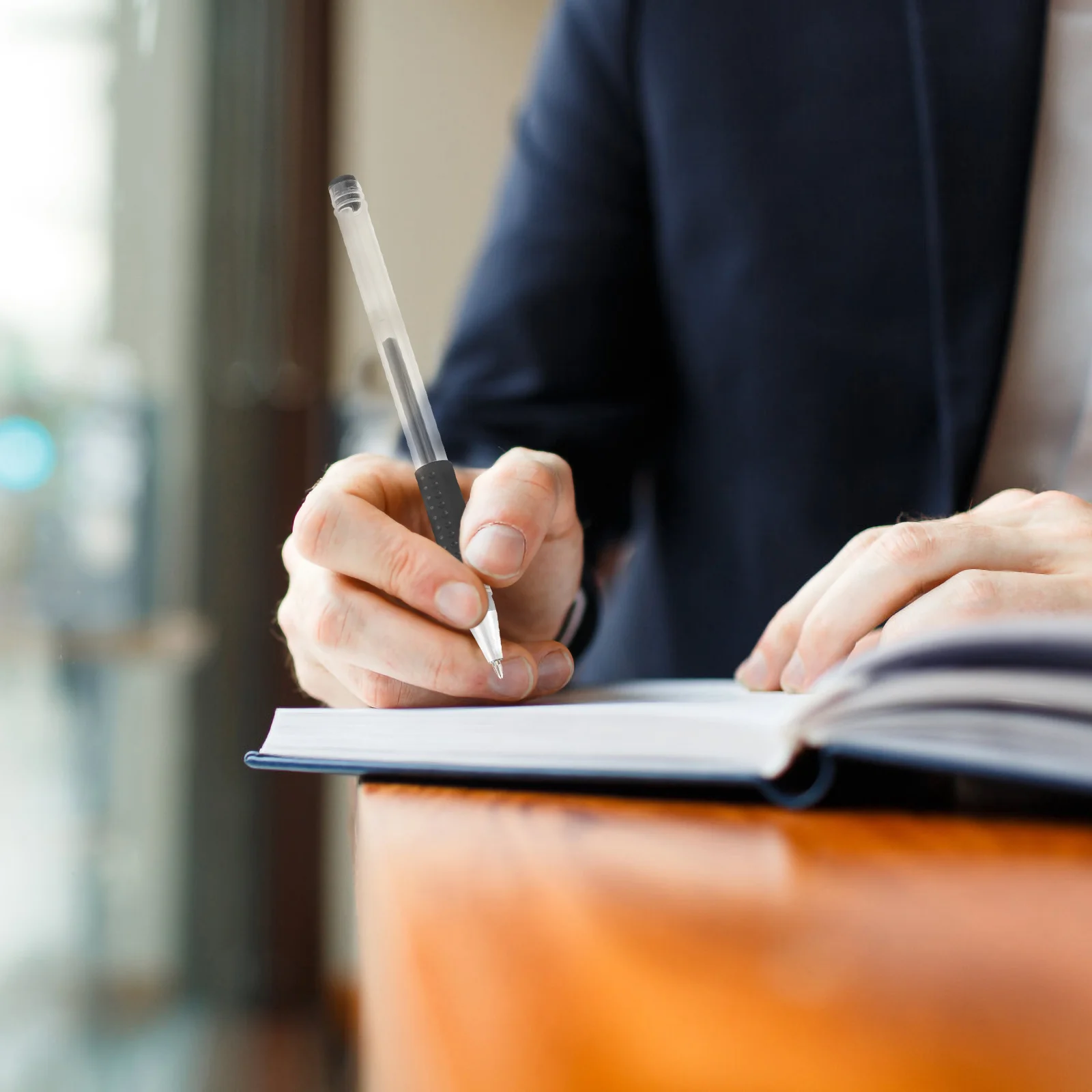 12Pcs Gel Ink Pens 0.5mm Fine Point Comfortable Grip Smooth Writing for Office School Student Roller Ball Pens Black 
12Pcs Gel Ink Pens 0.5mm Fine Point Comfortable Grip Smooth Writing for Office School Student Roller Ball Pens Black