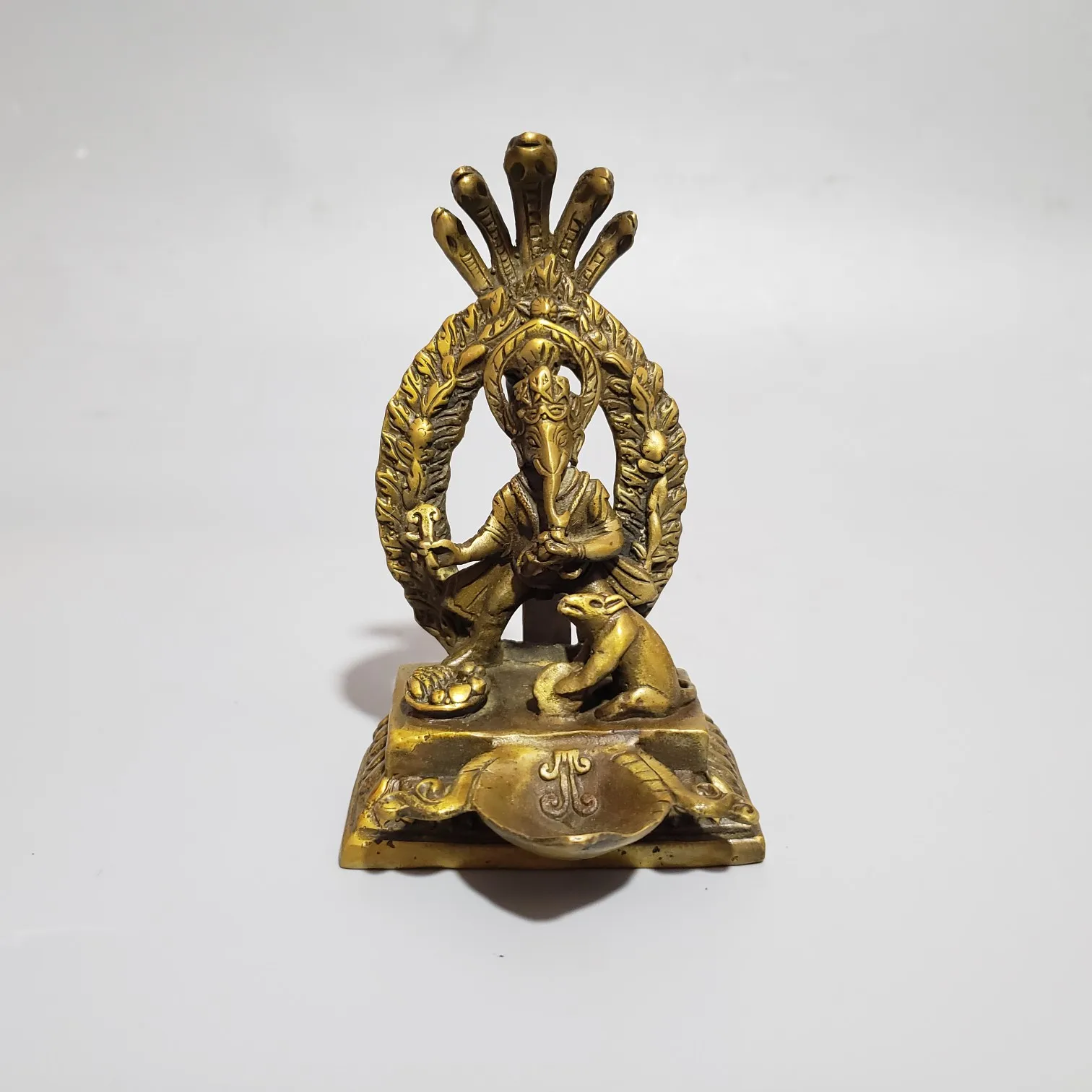 Китайский твердый медный пятиглавый Змеиный Бог Nagarjuna Bodhisattva офисные украшения
Китайский твердый медный пятиглавый Змеиный Бог Nagarjuna Bodhisattva офисные украшения