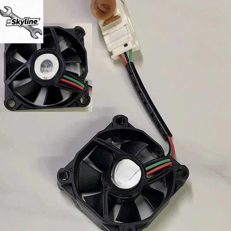 Детали автомобильных светодиодных фар, двигатель охлаждающего вентилятора AMB050015-03-CFA DC5.0V 110mA
Детали автомобильных светодиодных фар, двигатель охлаждающего вентилятора AMB050015-03-CFA DC5.0V 110mA