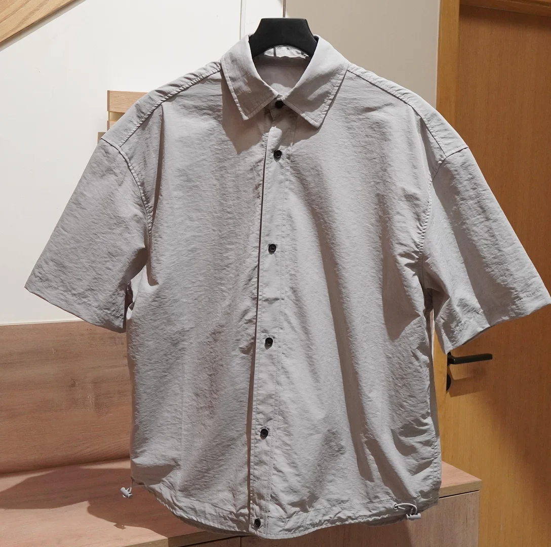 European and American Fashion Men's Box-Shaped Cut Loose Shirt Short-Sleeved Solid Color Simple Shirt
European and American Fashion Men's Box-Shaped Cut Loose Shirt Short-Sleeved Solid Color Simple Shirt