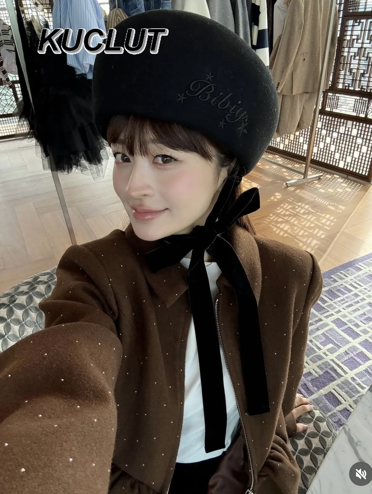 Зимний японский милый стильный стильный крутой шерстяной берет на шнуровке для девочек, черный универсальный модный повседневный уличный берет, шляпа
Зимний японский милый стильный стильный крутой шерстяной берет на шнуровке для девочек, черный универсальный модный повседневный уличный берет, шляпа