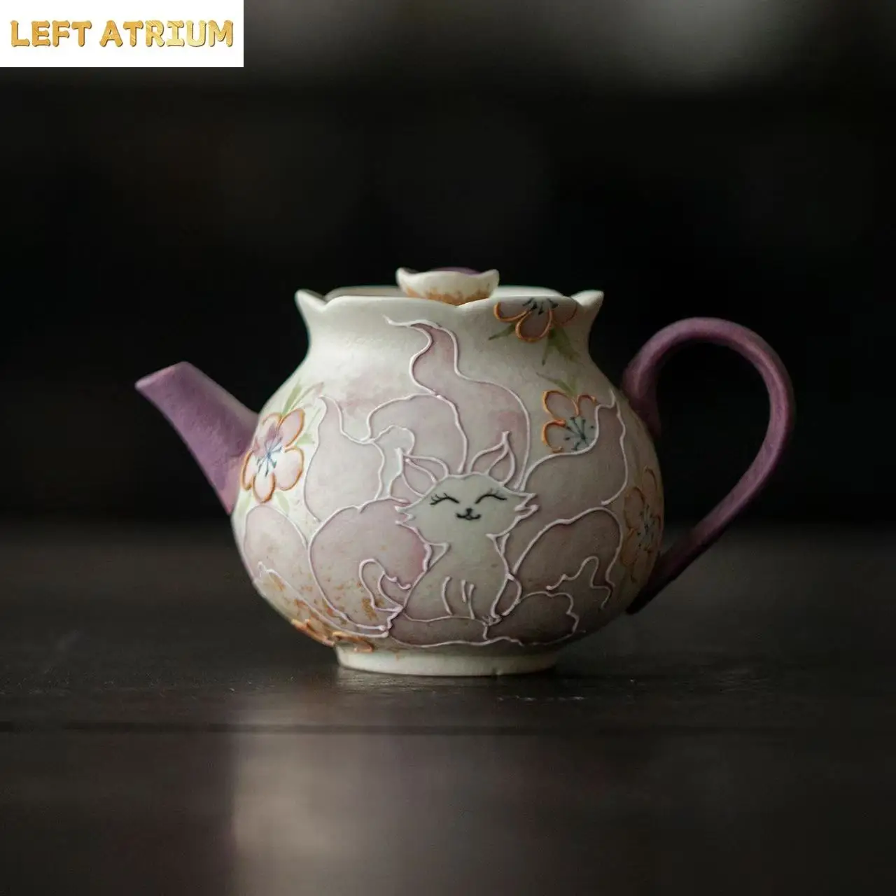 Japanese Flint Red Hand-painted Nine-tailed Fox Ceramic Hand-held Pot Kung Fu TeaSet Household Ball Hole Filter Antique Tea Bowl
Japanese Flint Red Hand-painted Nine-tailed Fox Ceramic Hand-held Pot Kung Fu TeaSet Household Ball Hole Filter Antique Tea Bowl