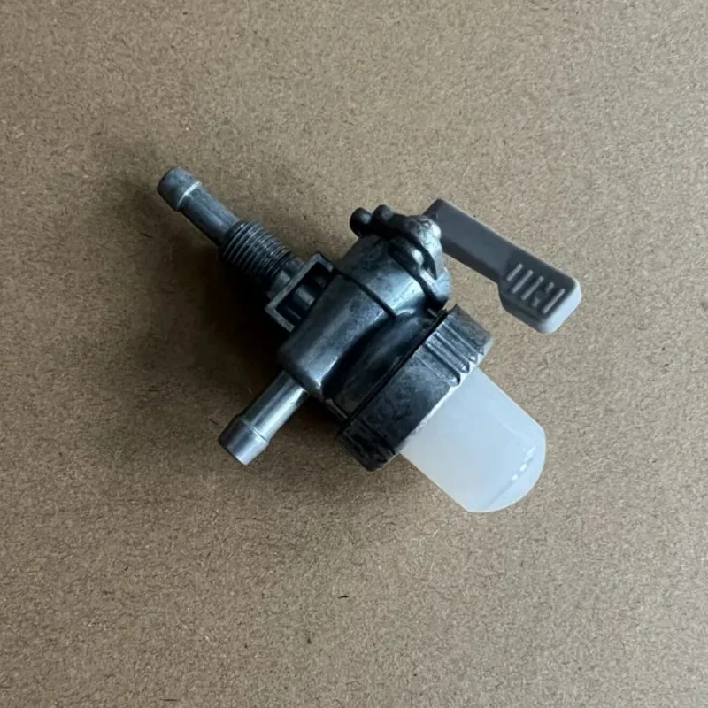 Oil switch for Kawasaki 51023-2131 51023-0717 Gas Fuel Tank Valve Petcock FE120D A130D FA210D FE120G FE170D FG150G FJ100D Toro
Oil switch for Kawasaki 51023-2131 51023-0717 Gas Fuel Tank Valve Petcock FE120D A130D FA210D FE120G FE170D FG150G FJ100D Toro