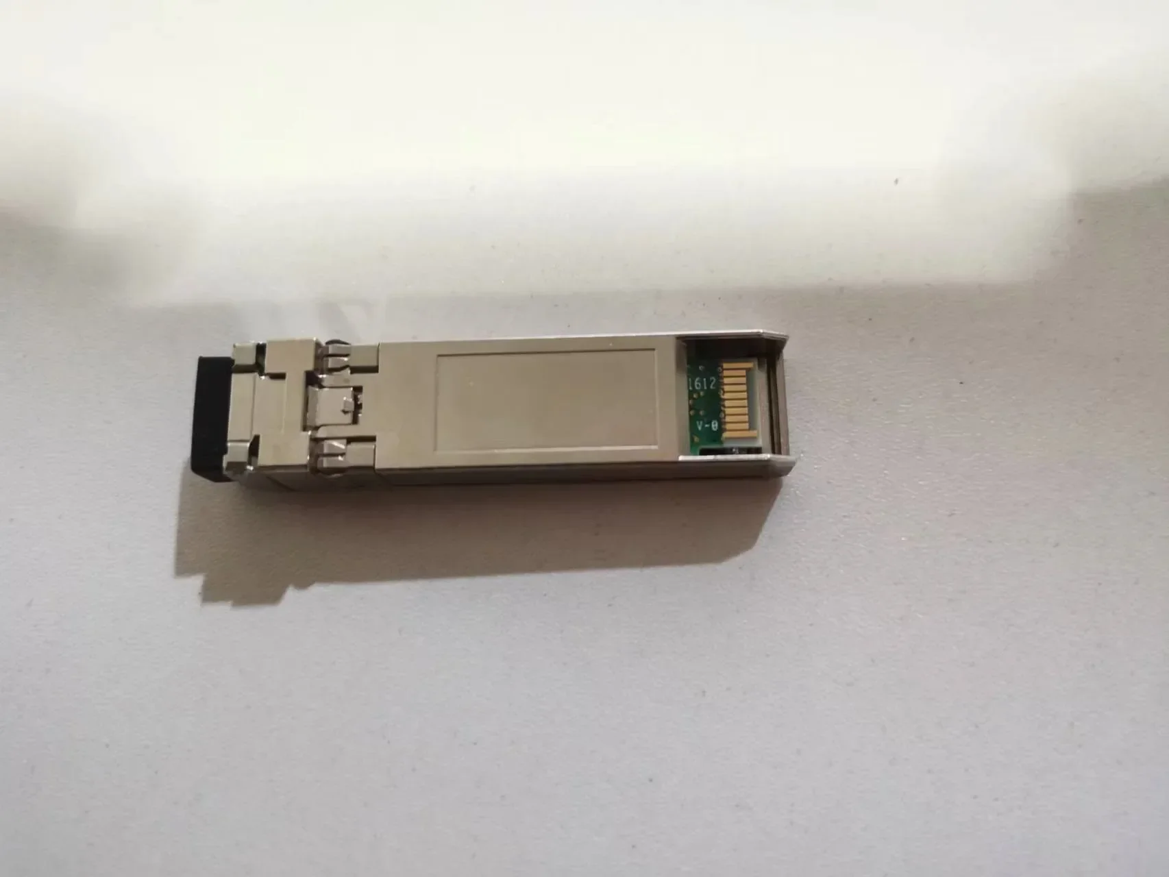 transceiver 10g sfp/FTLX8571D3BCV-IT/E65689-001/In-t-el X710 X520 network adapter switch/sfp 10gb Switch Optical fiber module
transceiver 10g sfp/FTLX8571D3BCV-IT/E65689-001/In-t-el X710 X520 network adapter switch/sfp 10gb Switch Optical fiber module