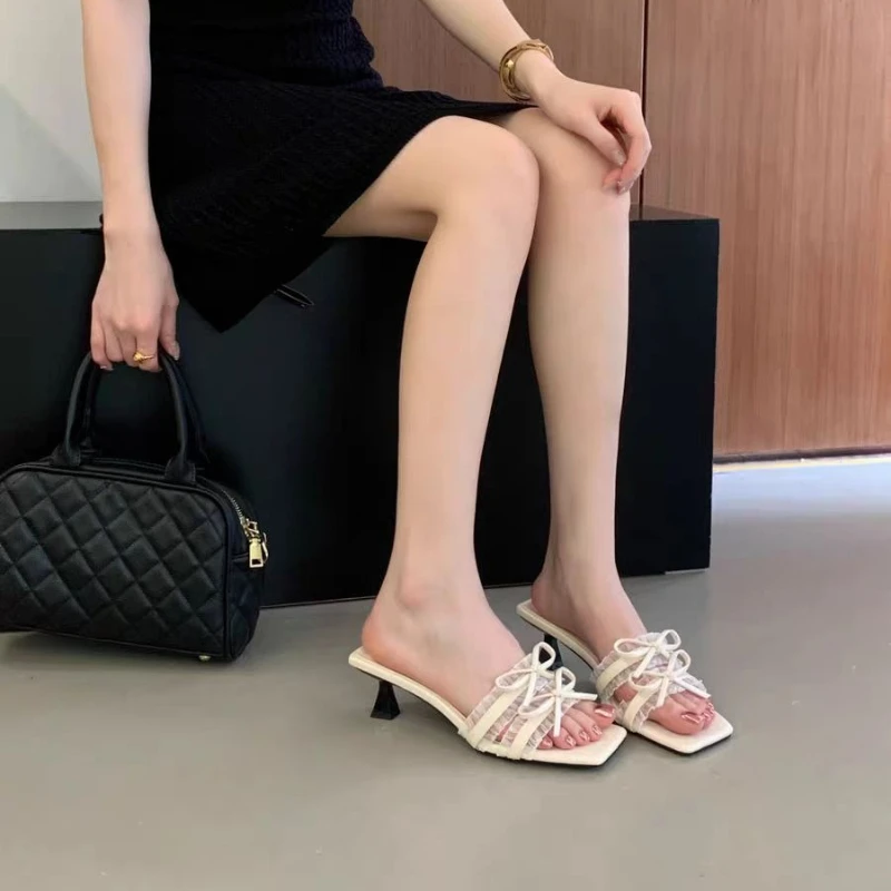 Fairy Style Square-toe Open-toe Lace Flat Sandals for Women Summer New Bow Floral Mid-heel Thin-heel High-heeled Slippers
Fairy Style Square-toe Open-toe Lace Flat Sandals for Women Summer New Bow Floral Mid-heel Thin-heel High-heeled Slippers