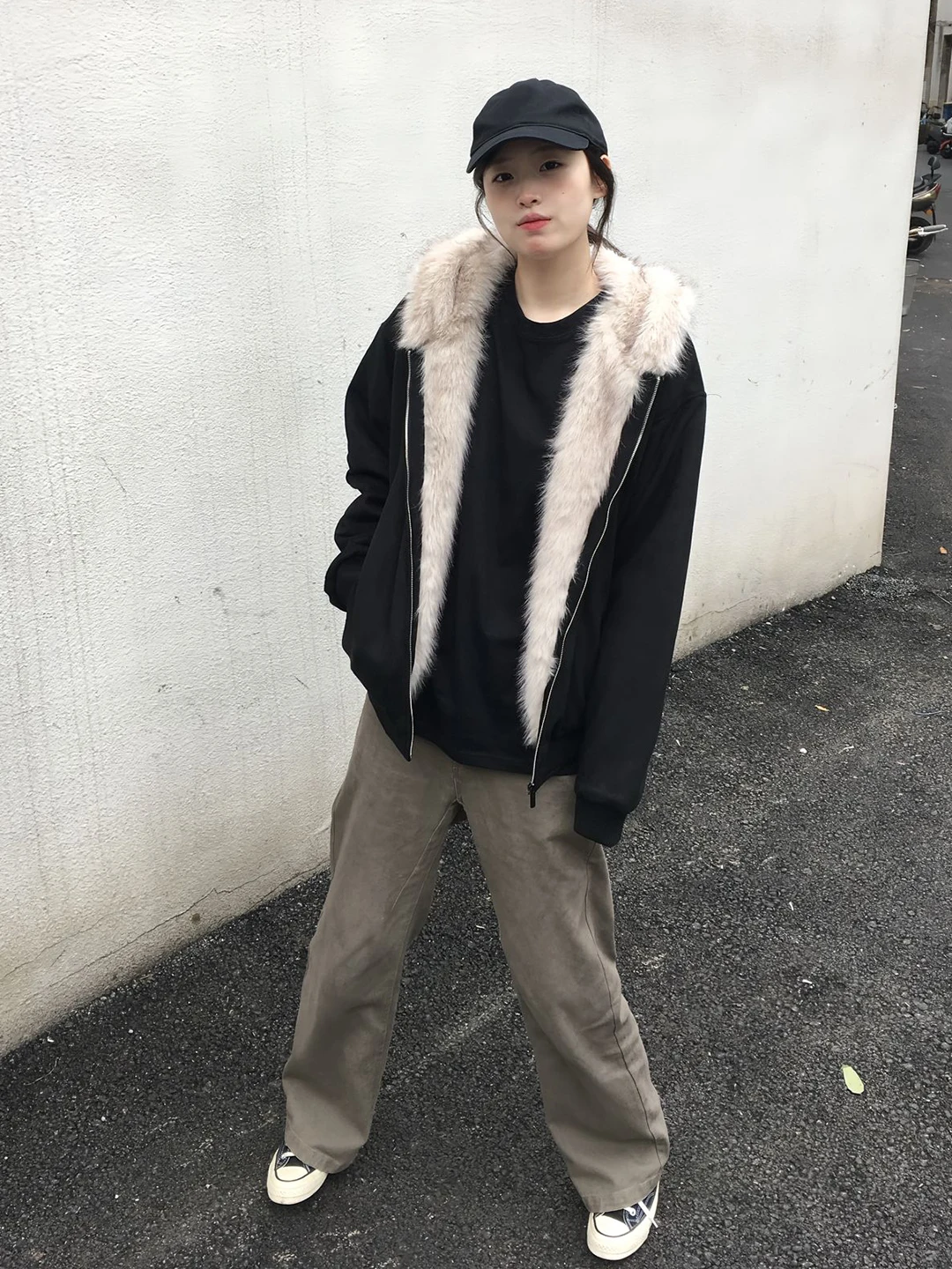 Bla Thiened Fce Lined Hooded Cotton Jaet Men Women Sle Winter Warm Coat with Fur Collar Casual Loose Fit Zipper Cl...
Bla Thiened Fce Lined Hooded Cotton Jaet Men Women Sle Winter Warm Coat with Fur Collar Casual Loose Fit Zipper Cl...