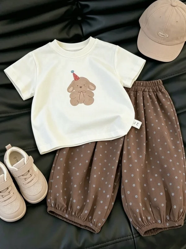 Summer New Cute Bear Print Short Sleeve Polka Dot Pants Two-Piece Set for Baby Girls Fashionable Casual Sportswear Ensemble
Summer New Cute Bear Print Short Sleeve Polka Dot Pants Two-Piece Set for Baby Girls Fashionable Casual Sportswear Ensemble