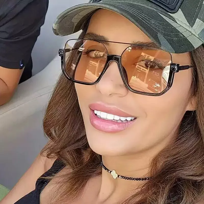 2025 Fashion Personality Half Frame Double Beam Women's Sunglasses INS Trendy Men's Outdoor Driving Sunshade Glasses
2025 Fashion Personality Half Frame Double Beam Women's Sunglasses INS Trendy Men's Outdoor Driving Sunshade Glasses