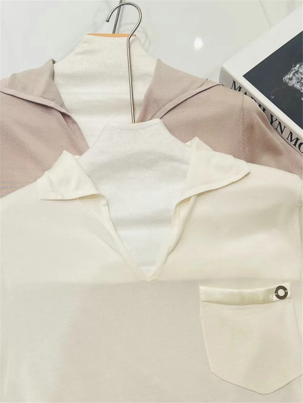 Women's V-Neck T-Shirts and Polos Short-Sleeved Sweaters Silk Breathable Tops
Women's V-Neck T-Shirts and Polos Short-Sleeved Sweaters Silk Breathable Tops