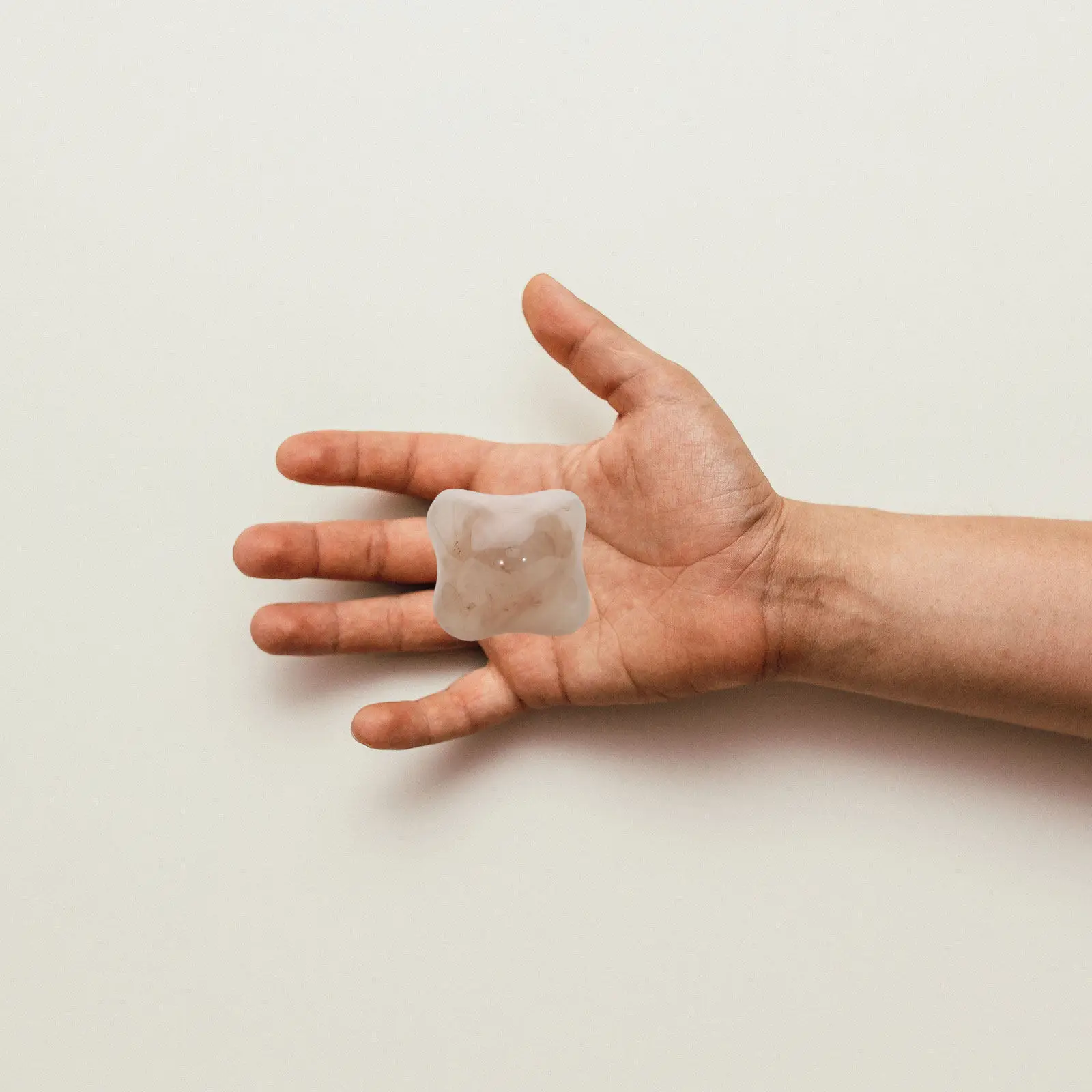 Hexagonal Resin Massage Ball Portable Hand Exerciser for Grip Strengthening and Muscle Relaxation Ideal for Fitness Enthusiasts
Hexagonal Resin Massage Ball Portable Hand Exerciser for Grip Strengthening and Muscle Relaxation Ideal for Fitness Enthusiasts