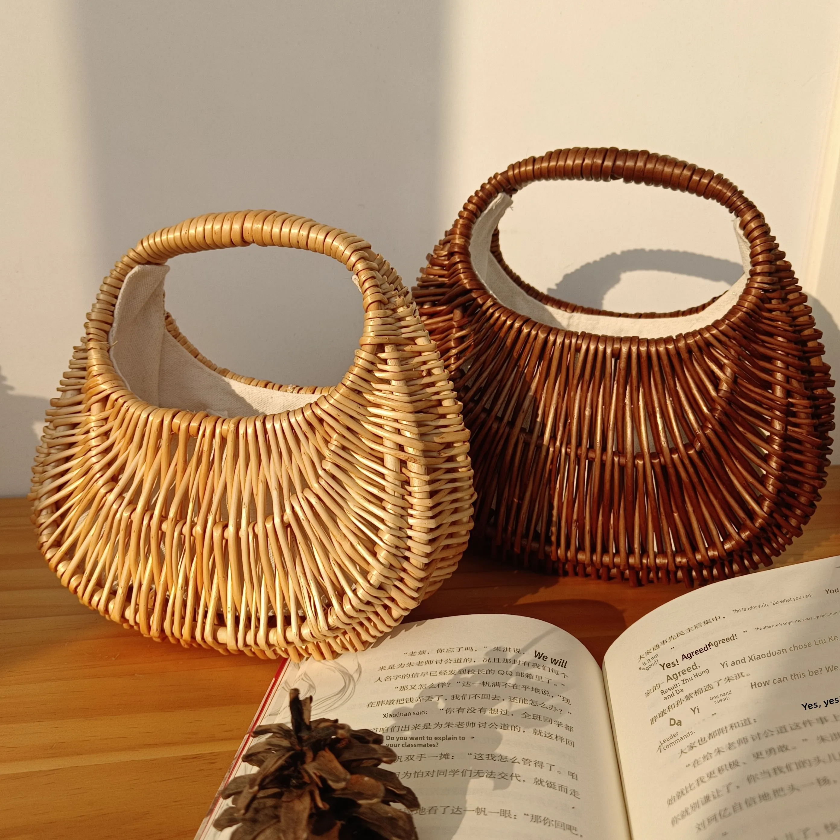 Retro Handwoven Basket Handbag Buet ape Beach Vaion Bag Japanese Sle St Basket Bag for Casual Leisure
Retro Handwoven Basket Handbag Buet ape Beach Vaion Bag Japanese Sle St Basket Bag for Casual Leisure