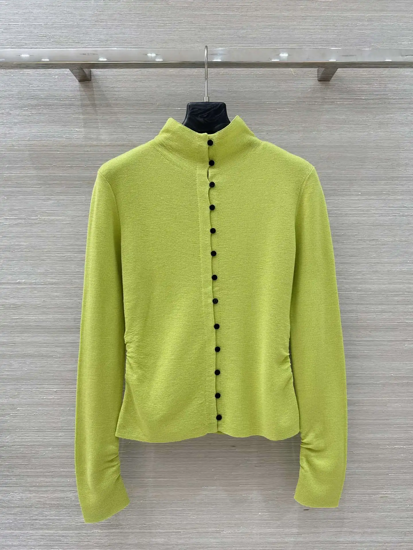 High quality early spring women's top T-shirt, simple waist cinched knitted cardigan top
High quality early spring women's top T-shirt, simple waist cinched knitted cardigan top