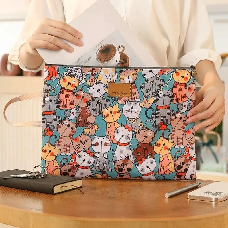 1pcs Korean version cartoon waterproof A4 zipper data bag portable large capacity maternity examination file storage bag
1pcs Korean version cartoon waterproof A4 zipper data bag portable large capacity maternity examination file storage bag