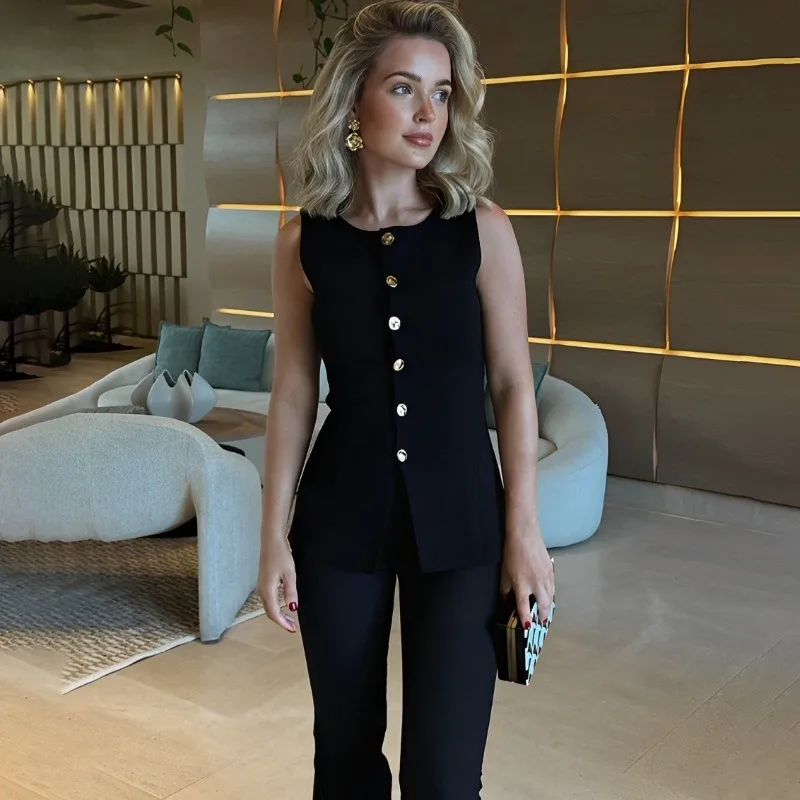 Elegant Solid Women Tops O-neck Sleeveless Single Breasted Slim Female Knitwear 2025 Spring Summer New Fashion Lady Knitted Tank
Elegant Solid Women Tops O-neck Sleeveless Single Breasted Slim Female Knitwear 2025 Spring Summer New Fashion Lady Knitted Tank