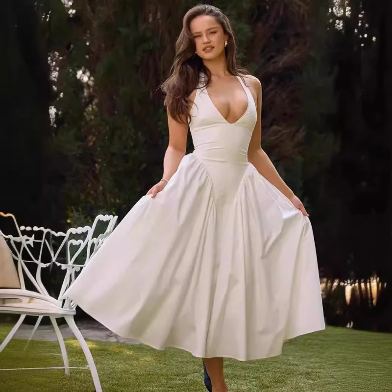 New2025Autumn New French Style Socialite DeepVCollar Dress Halter Neck Pleated Waist Slimming Dress
New2025Autumn New French Style Socialite DeepVCollar Dress Halter Neck Pleated Waist Slimming Dress