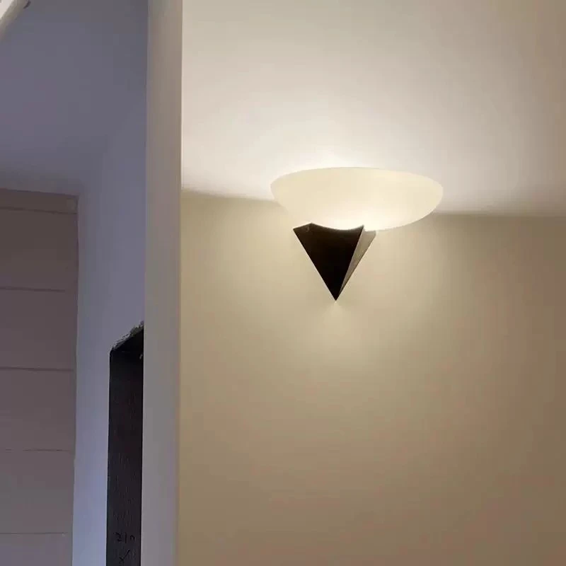 French vintage living room wall lamp corridor bedroom bedside lamp American retro bathroom mirror lighting
French vintage living room wall lamp corridor bedroom bedside lamp American retro bathroom mirror lighting