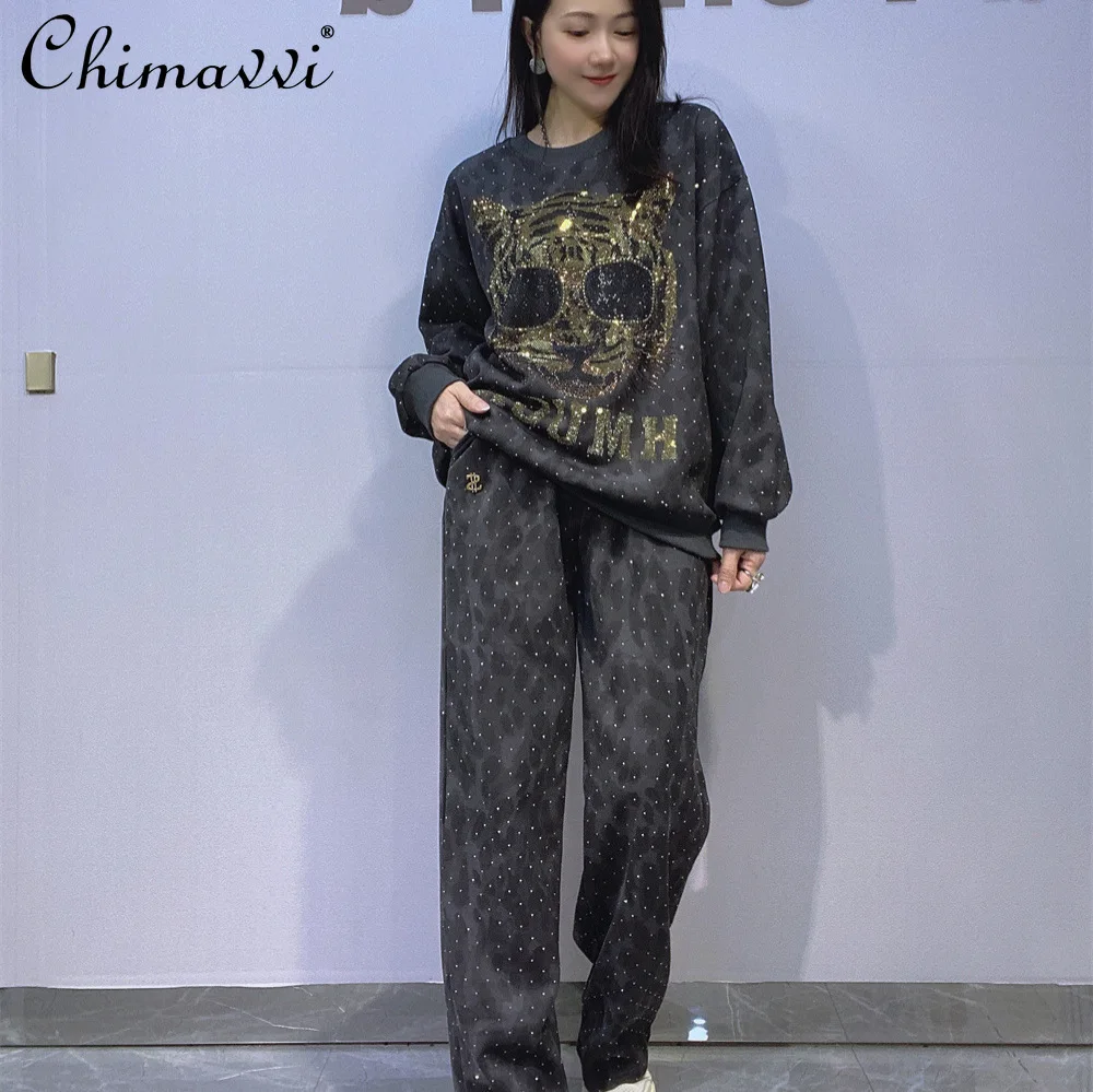 Large Size Women's Crew Neck Long Sleeve Sweatshirt Long Pants Leopard Print Two-piece Set Autumn New Casual Loose Women's Suit
Large Size Women's Crew Neck Long Sleeve Sweatshirt Long Pants Leopard Print Two-piece Set Autumn New Casual Loose Women's Suit