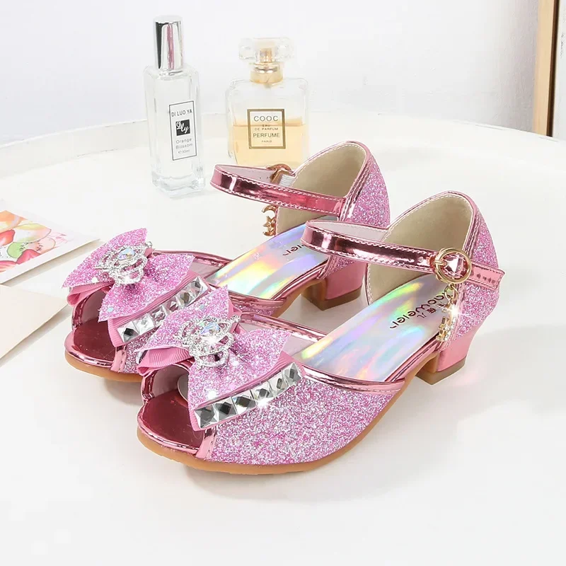 Girls Princess Sandals Summer Children Rhinestone Bowknot Elegant Glitter Kids High-heels Leather Shoes for Wedding Party Show
Girls Princess Sandals Summer Children Rhinestone Bowknot Elegant Glitter Kids High-heels Leather Shoes for Wedding Party Show
