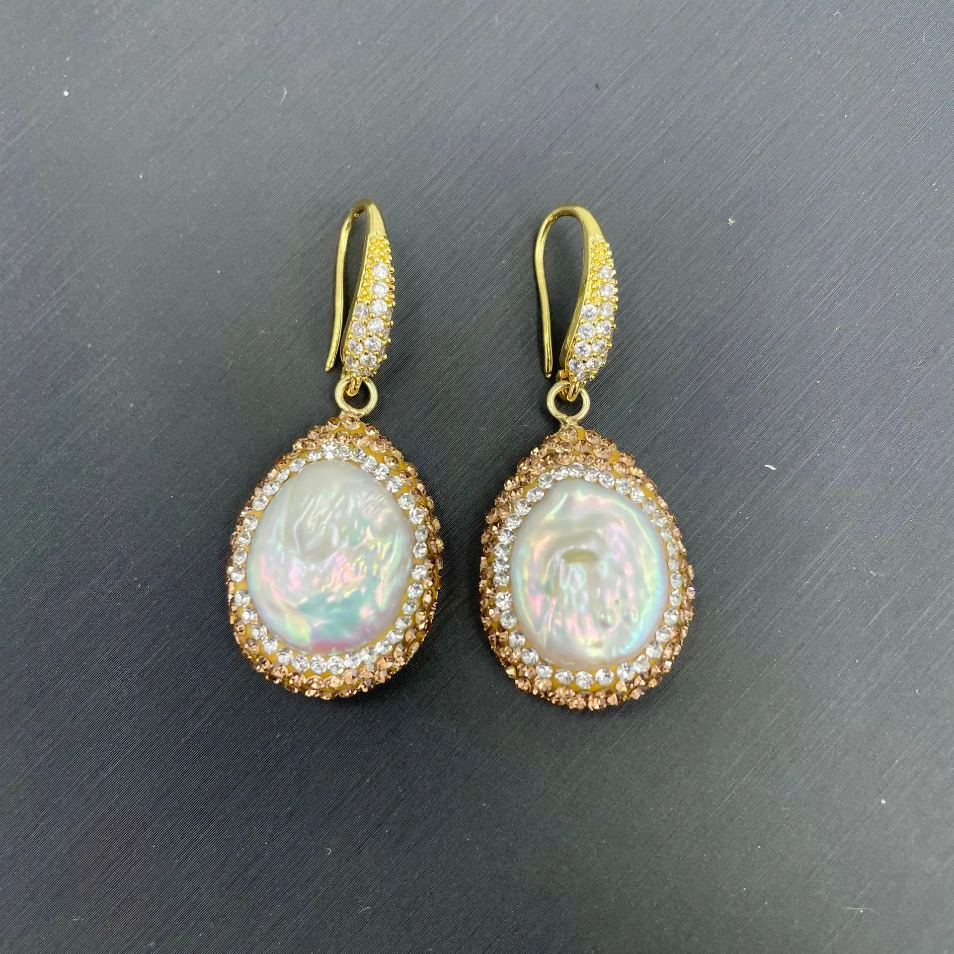 Baroque special-shaped pearl earrings, high-end personalized retro point earrings, evening light luxury banquet jewelry
Baroque special-shaped pearl earrings, high-end personalized retro point earrings, evening light luxury banquet jewelry
