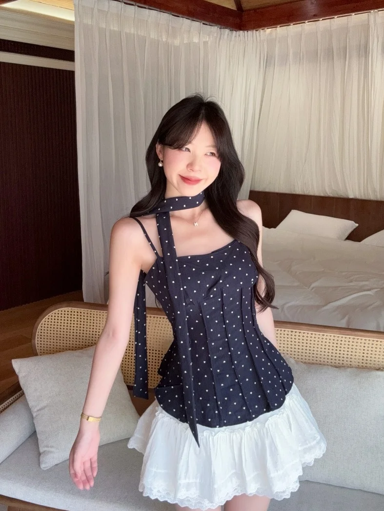 Retro Polka Dot Sash Vest Top Women's Summer Slimming Sleeveless Shirt Tie Waist Design Breathable Comfortable Casual Outfit
Retro Polka Dot Sash Vest Top Women's Summer Slimming Sleeveless Shirt Tie Waist Design Breathable Comfortable Casual Outfit