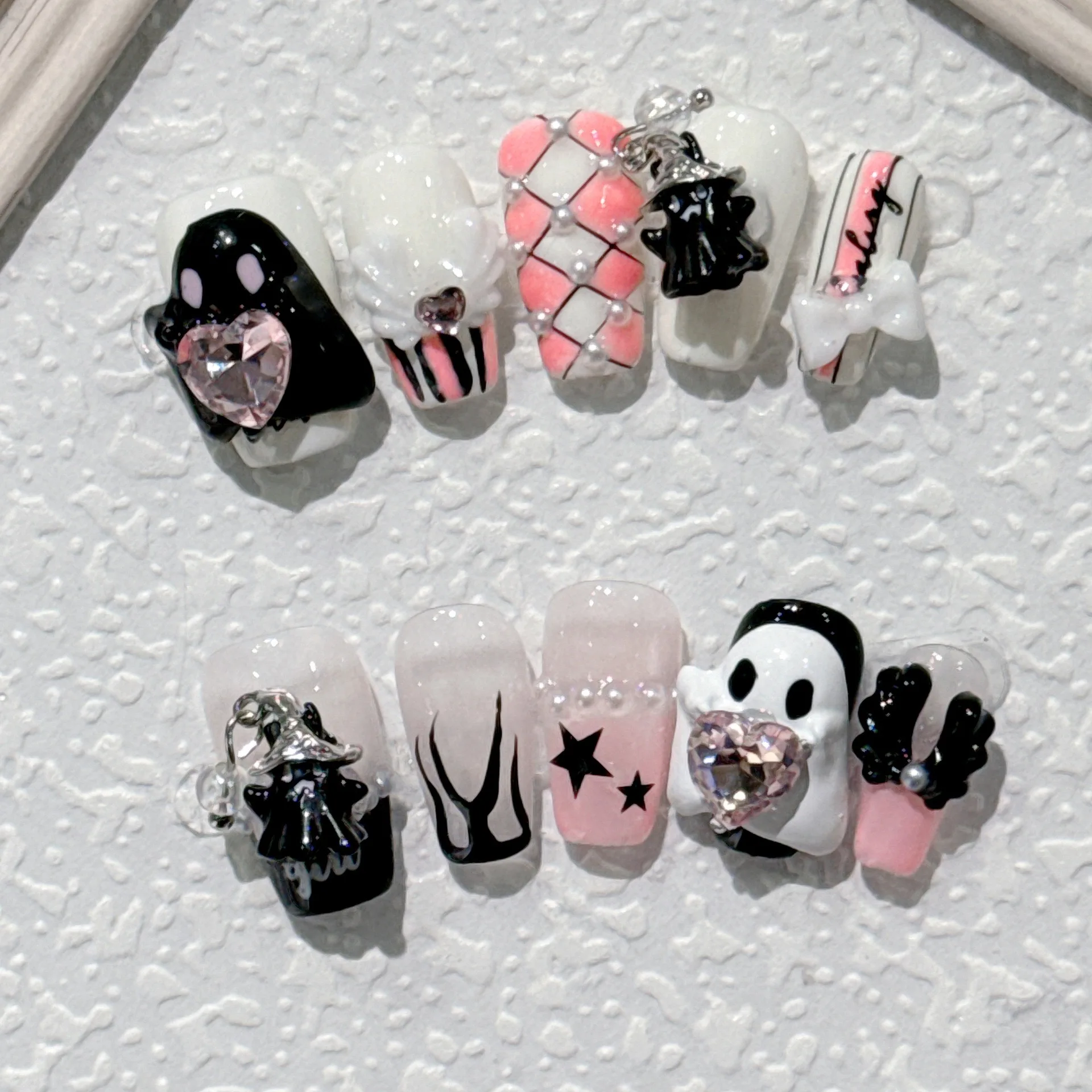 Handmade Beautiful Y2k Press on Nails Goth Style Black and White Halloween with Design Full Cover Long Coffin Acrylic Nail Tips
Handmade Beautiful Y2k Press on Nails Goth Style Black and White Halloween with Design Full Cover Long Coffin Acrylic Nail Tips