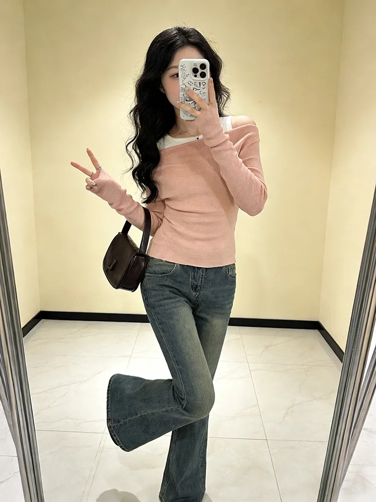 Color Block Design Knitted Shoulder Bared Women's Top Stylish Complement Spring Fashion Long Sleeve Regular Fit Korean Style
Color Block Design Knitted Shoulder Bared Women's Top Stylish Complement Spring Fashion Long Sleeve Regular Fit Korean Style