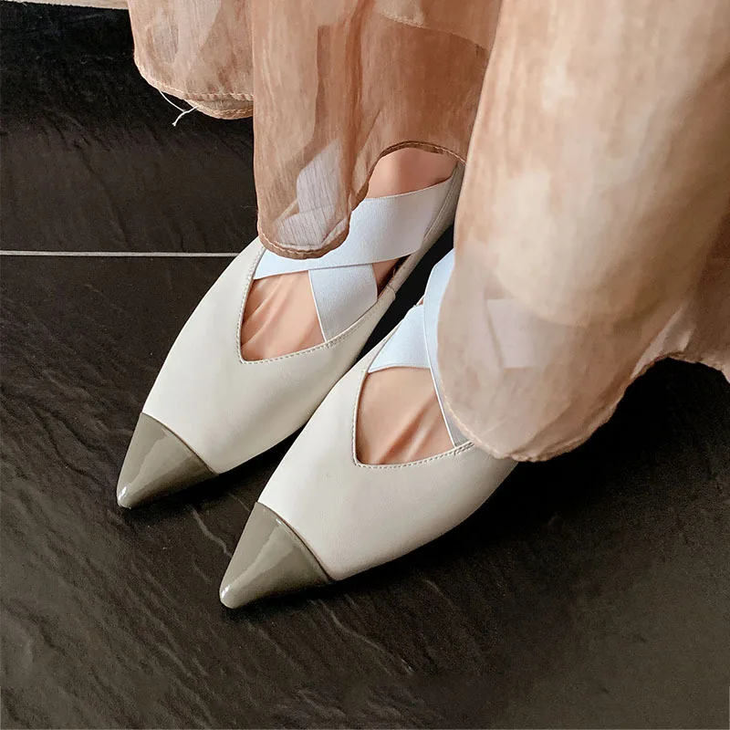Pointed Toe Colorblock Low Block Heel Pumps Commuting Cross Strap Women Shoes Women Splicing Large Size Patent Leather Loafers
Pointed Toe Colorblock Low Block Heel Pumps Commuting Cross Strap Women Shoes Women Splicing Large Size Patent Leather Loafers