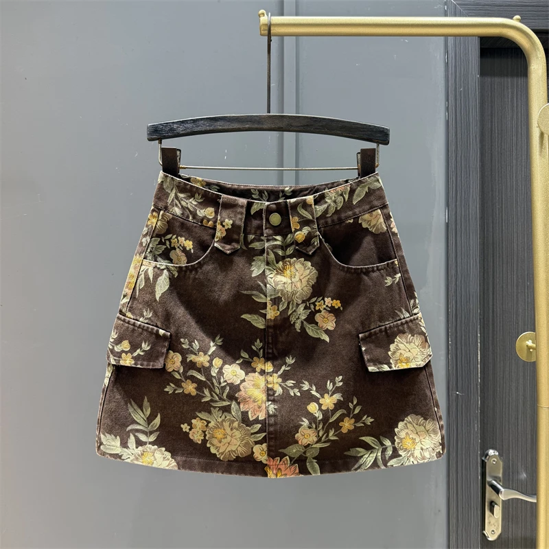Retro Hong Kong style printed denim skirt for women's autumn new age reducing high waisted slimming A-line short skirt
Retro Hong Kong style printed denim skirt for women's autumn new age reducing high waisted slimming A-line short skirt