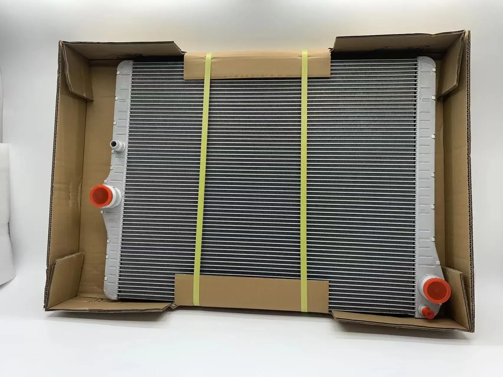 Applicable to BMWs 3 Series m3 F80 M4 f82 f83 I8 radiator cooler intercooler 17112284607
Applicable to BMWs 3 Series m3 F80 M4 f82 f83 I8 radiator cooler intercooler 17112284607