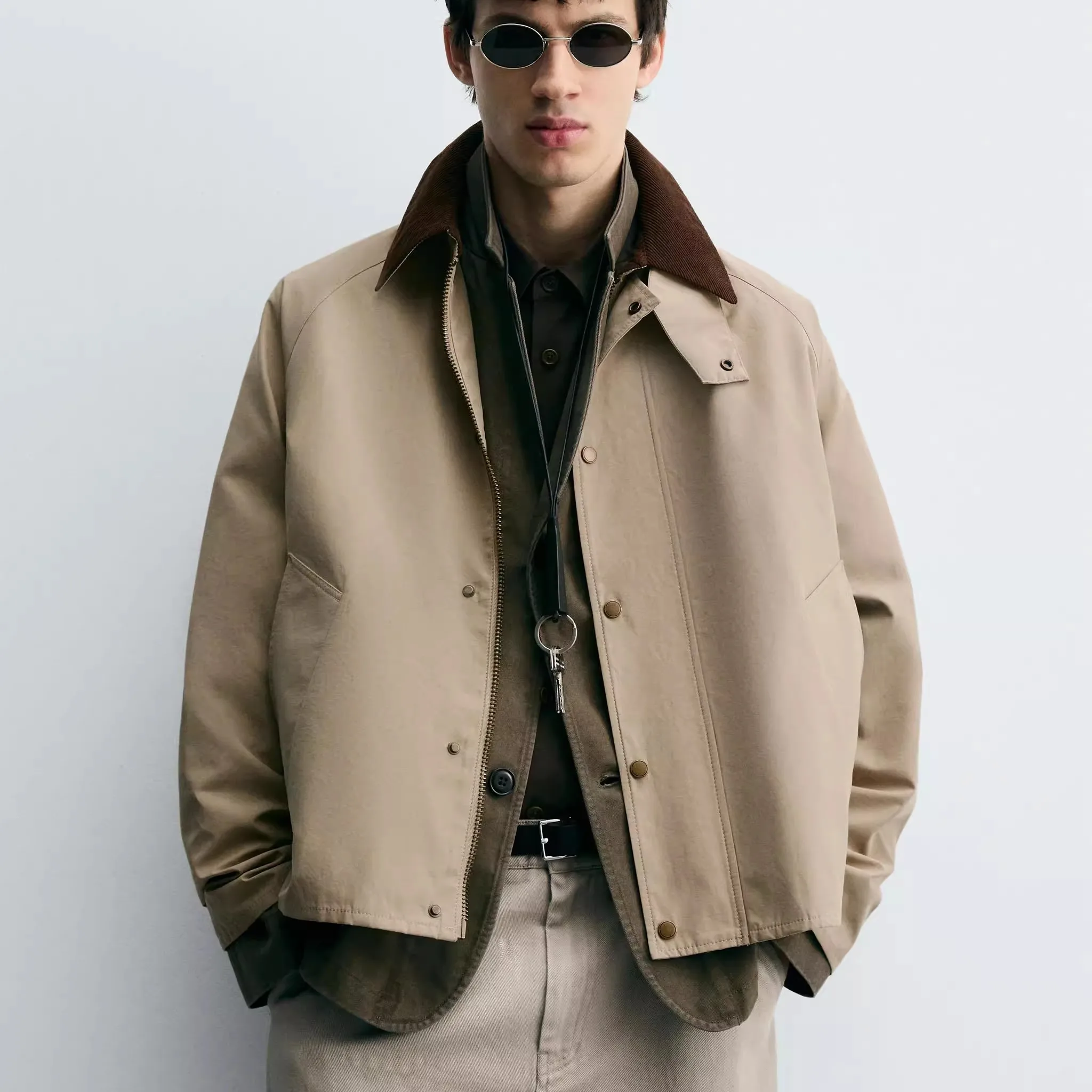 Новая осенняя мужская верхняя одежда Jaet, пальто из технической ткани с цветочным воротником 7380220, повседневное свободное длинное ветрозащитное пальто
Новая осенняя мужская верхняя одежда Jaet, пальто из технической ткани с цветочным воротником 7380220, повседневное свободное длинное ветрозащитное пальто