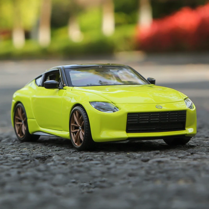 Автомобиль Maisto 1:24 Nissan Z 2023, модель автомобиля из сплава, литой и игрушечный автомобиль, миниатюрная модель автомобиля в масштабе для детей
Автомобиль Maisto 1:24 Nissan Z 2023, модель автомобиля из сплава, литой и игрушечный автомобиль, миниатюрная модель автомобиля в масштабе для детей