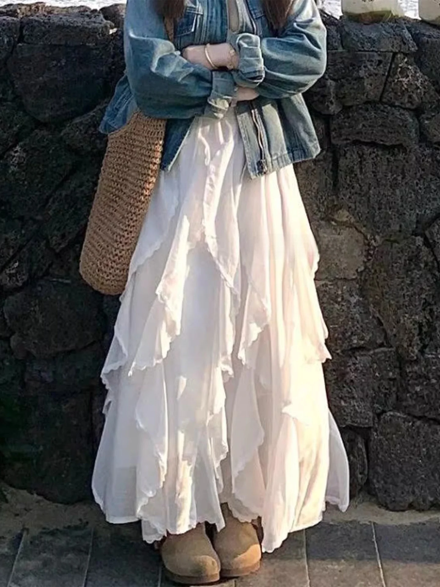 Elegant High Waist Lace Half Skirt for Women Spring Autumn Style Gentle Wind White A-Line Gown with Leaf Edges Casual Wear
Elegant High Waist Lace Half Skirt for Women Spring Autumn Style Gentle Wind White A-Line Gown with Leaf Edges Casual Wear