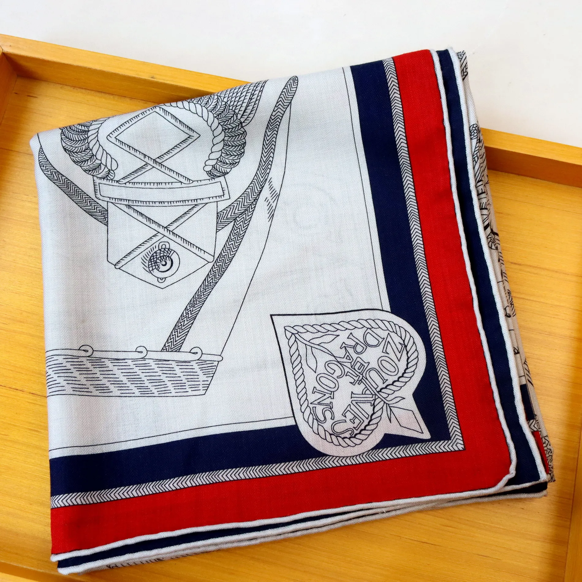 Wool Silk Scarfs Luxury Designer Hand Rollerd Scarfs For Women Winter Warm Square Stole Blanket
Wool Silk Scarfs Luxury Designer Hand Rollerd Scarfs For Women Winter Warm Square Stole Blanket