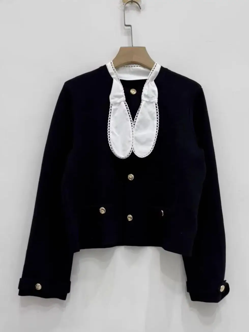 Spring Women O-Neck Stripe Bow Tie Decor Solid Long Sleeve Knit Cardigan Long Sleeve Loose Soft Elegant Casual Knitwear Coat
Spring Women O-Neck Stripe Bow Tie Decor Solid Long Sleeve Knit Cardigan Long Sleeve Loose Soft Elegant Casual Knitwear Coat 