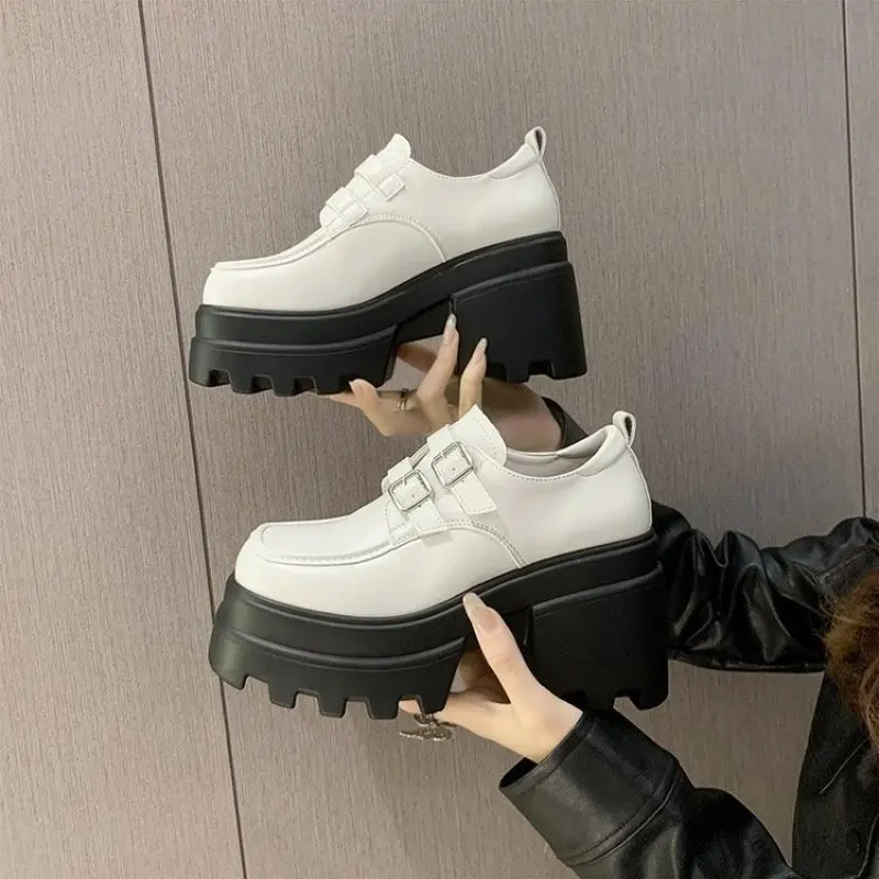 Woman Luxury Shoes 2024 New Thick Sole Retro British Small Leather Shoes Square Toe Thick Heels College Style Spring and Fall
Woman Luxury Shoes 2024 New Thick Sole Retro British Small Leather Shoes Square Toe Thick Heels College Style Spring and Fall