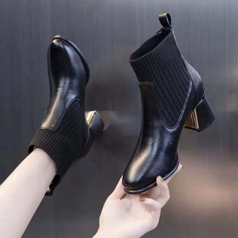 New Women's Mid Heel Knitted Ankle Boots Solid Color Warm Soft Bottom Casual Autumn and Winter Comfortable Fashion Women's Boots
New Women's Mid Heel Knitted Ankle Boots Solid Color Warm Soft Bottom Casual Autumn and Winter Comfortable Fashion Women's Boots