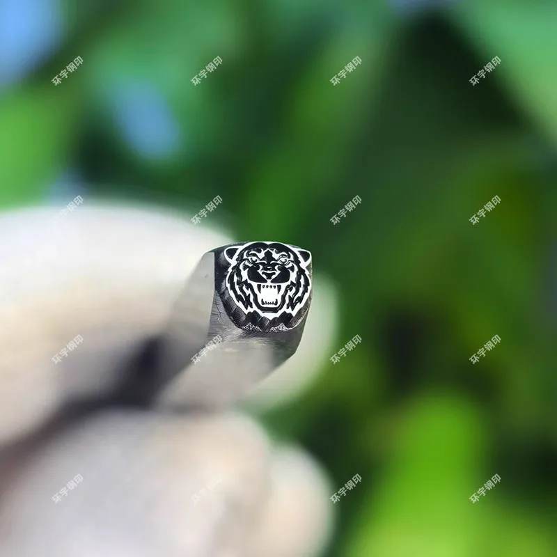 The Special Tool for The New Lion Mouse Unicorn Steel Printing Engraving Supports Customization
The Special Tool for The New Lion Mouse Unicorn Steel Printing Engraving Supports Customization