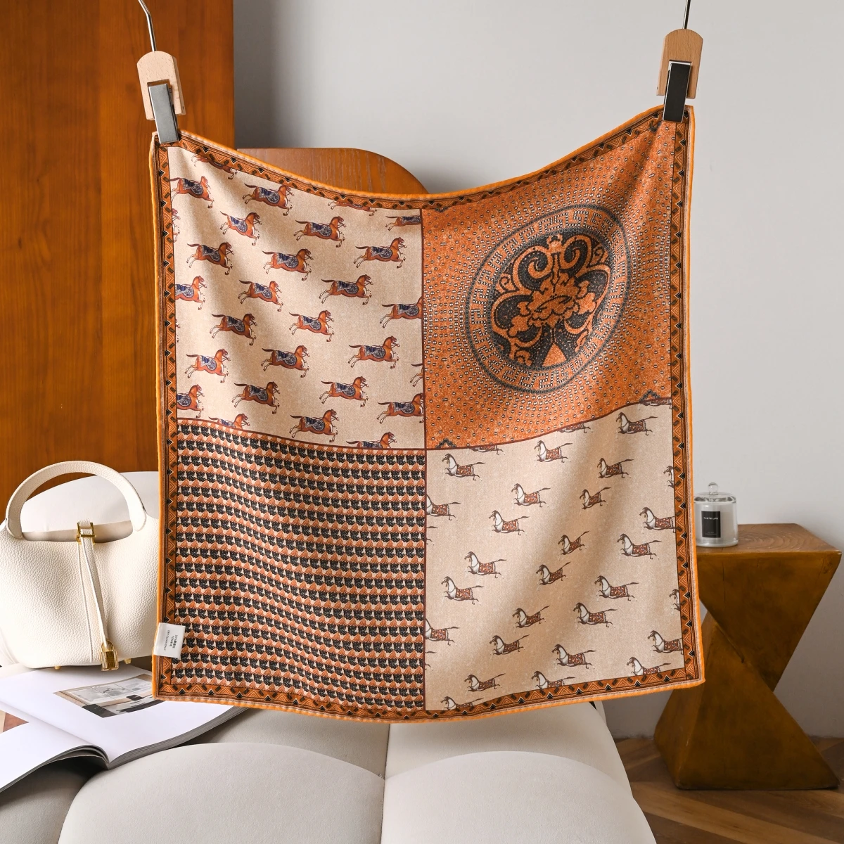 Horse Small Neck Scarf Double-Faced Silk Wool Blend Scarfs Women Female Herms Rolled Shawls Square Warm Handkerchief 65CM 65CM
Horse Small Neck Scarf Double-Faced Silk Wool Blend Scarfs Women Female Herms Rolled Shawls Square Warm Handkerchief 65CM 65CM