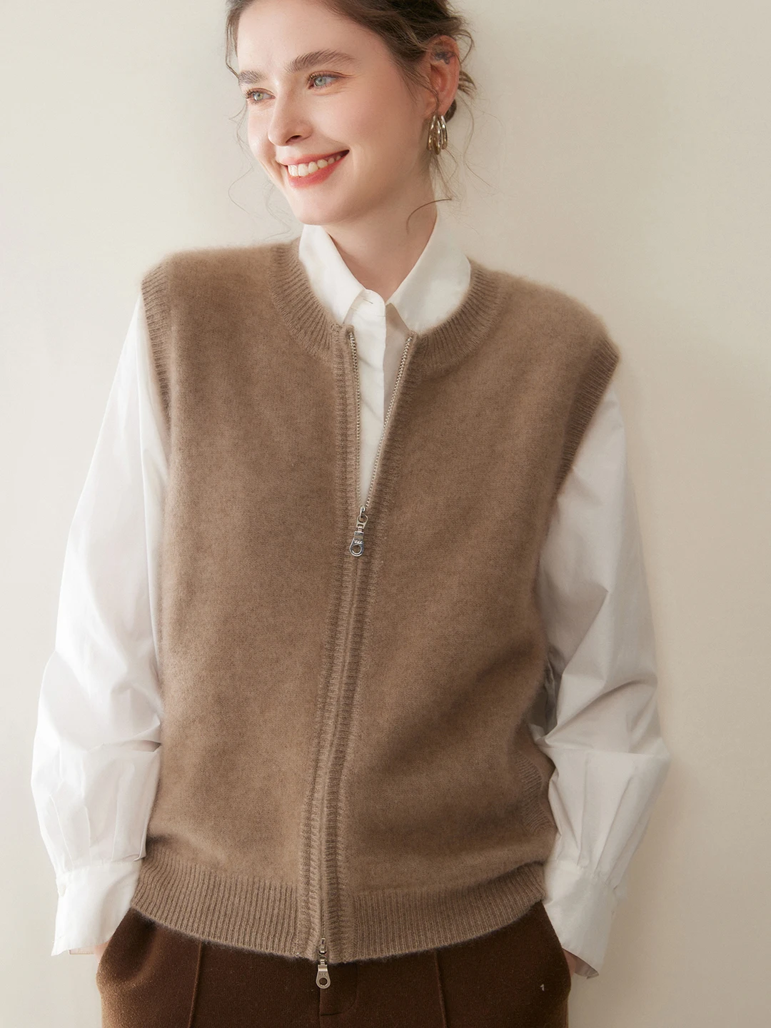 Ladies Thiened Woolen Knitted Cardigan Svel round Ne Zipper Casual Sle Warm Leisure Outerwear for Commuting
Ladies Thiened Woolen Knitted Cardigan Svel round Ne Zipper Casual Sle Warm Leisure Outerwear for Commuting