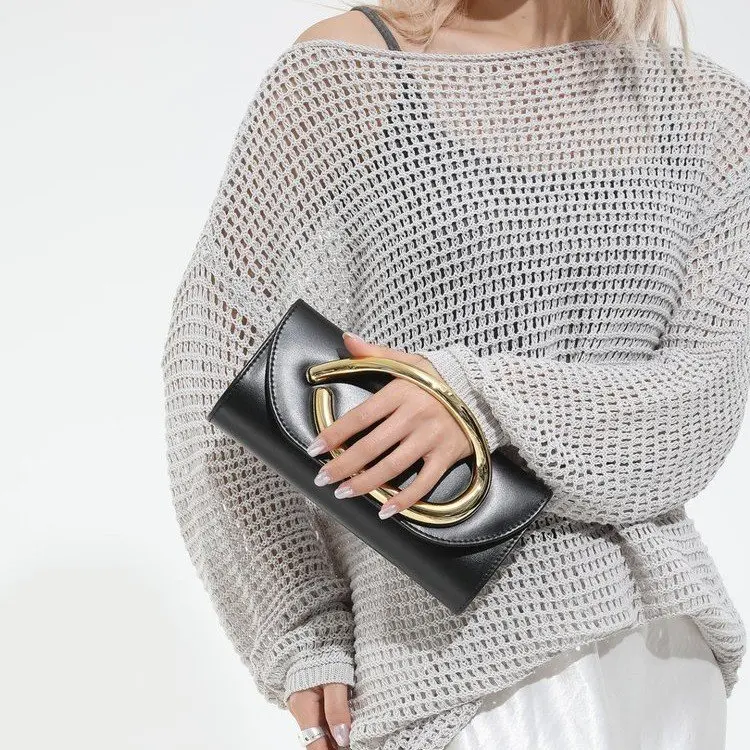 2025 Autumn 2259 New Clutch Bag Average Size PU Bag Cover Type 2025 Autumn Shoulder Messenger Bag
2025 Autumn 2259 New Clutch Bag Average Size PU Bag Cover Type 2025 Autumn Shoulder Messenger Bag
