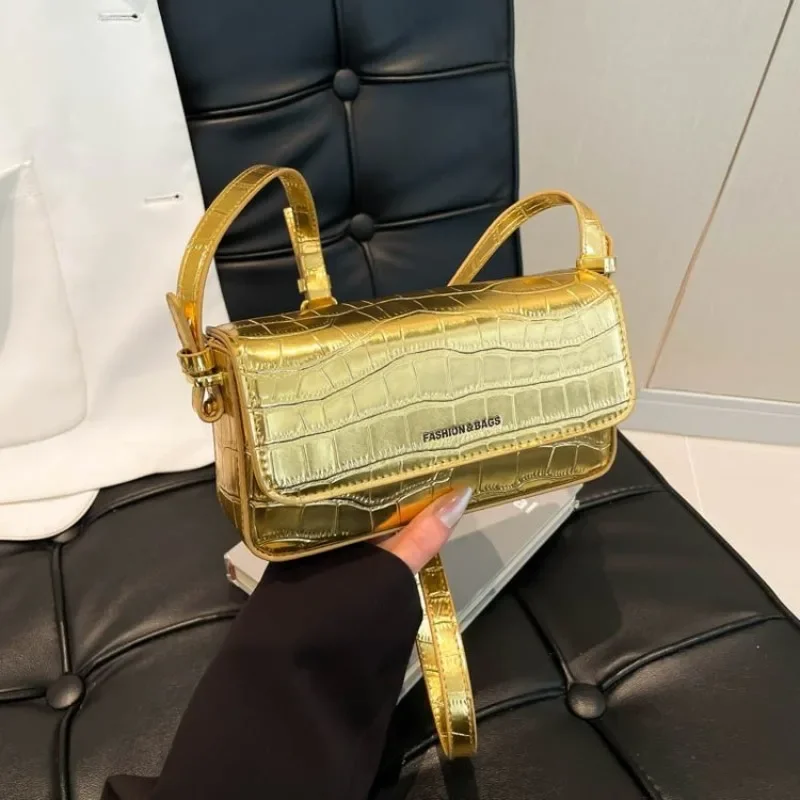 Classic Trendy Crossbody-Bag And Fashionable Large Capacity Diaper Bags For Commuter Simple Leather Handbag
Classic Trendy Crossbody-Bag And Fashionable Large Capacity Diaper Bags For Commuter Simple Leather Handbag