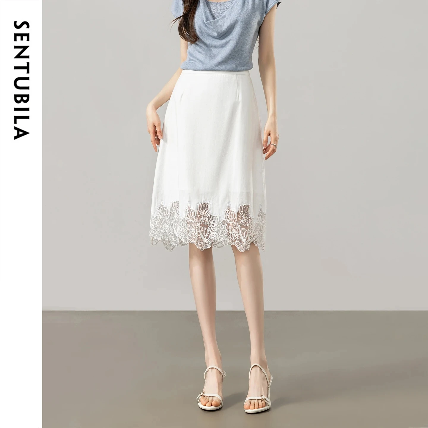 SENTUBILA French 3D Embossed Lace Skirt for Women 2026 Summer New White Minimalist Elegant Cotton Blend A-Line Skirt 162QF7150
SENTUBILA French 3D Embossed Lace Skirt for Women 2026 Summer New White Minimalist Elegant Cotton Blend A-Line Skirt 162QF7150